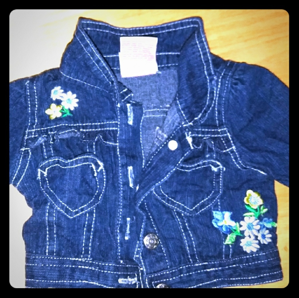 Girls blue jean jacket will bundle!
